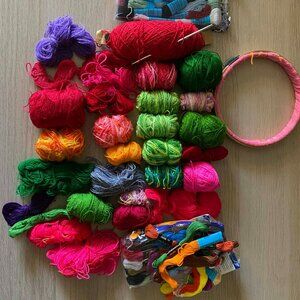 Lot Of Yarn Miscellaneous Colors 1 Hoop , knitting needle